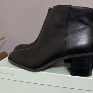 Black leather ankle boots, NWT, Enzo Angiolini, block heel, retail $139, 8-8.5